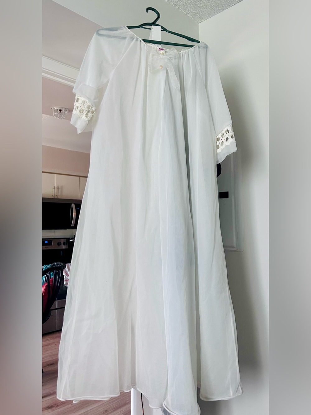 Coquette 1960s Sheer Chiffon Bridal Robe in Pristine Condition!